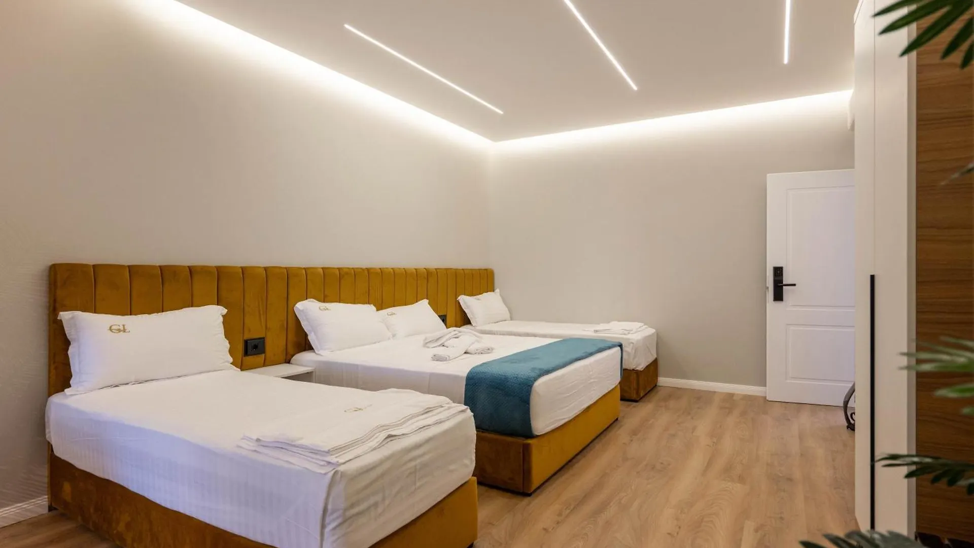 Golemi Lux Hotel